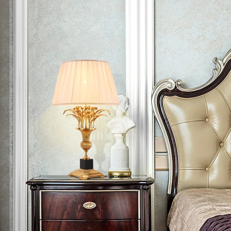 أباجورة كلاسيكية مودرن أنيقة للمنازل في السعودية ودول الخليج