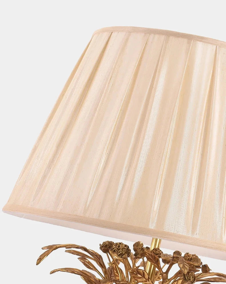 أباجورة طاولة بجانب السرير مودرن للمنازل السعودية